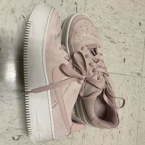 Nike air forces suade pink 8.5 (38.5)